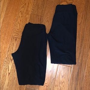 Black LulaRoe leggings.
